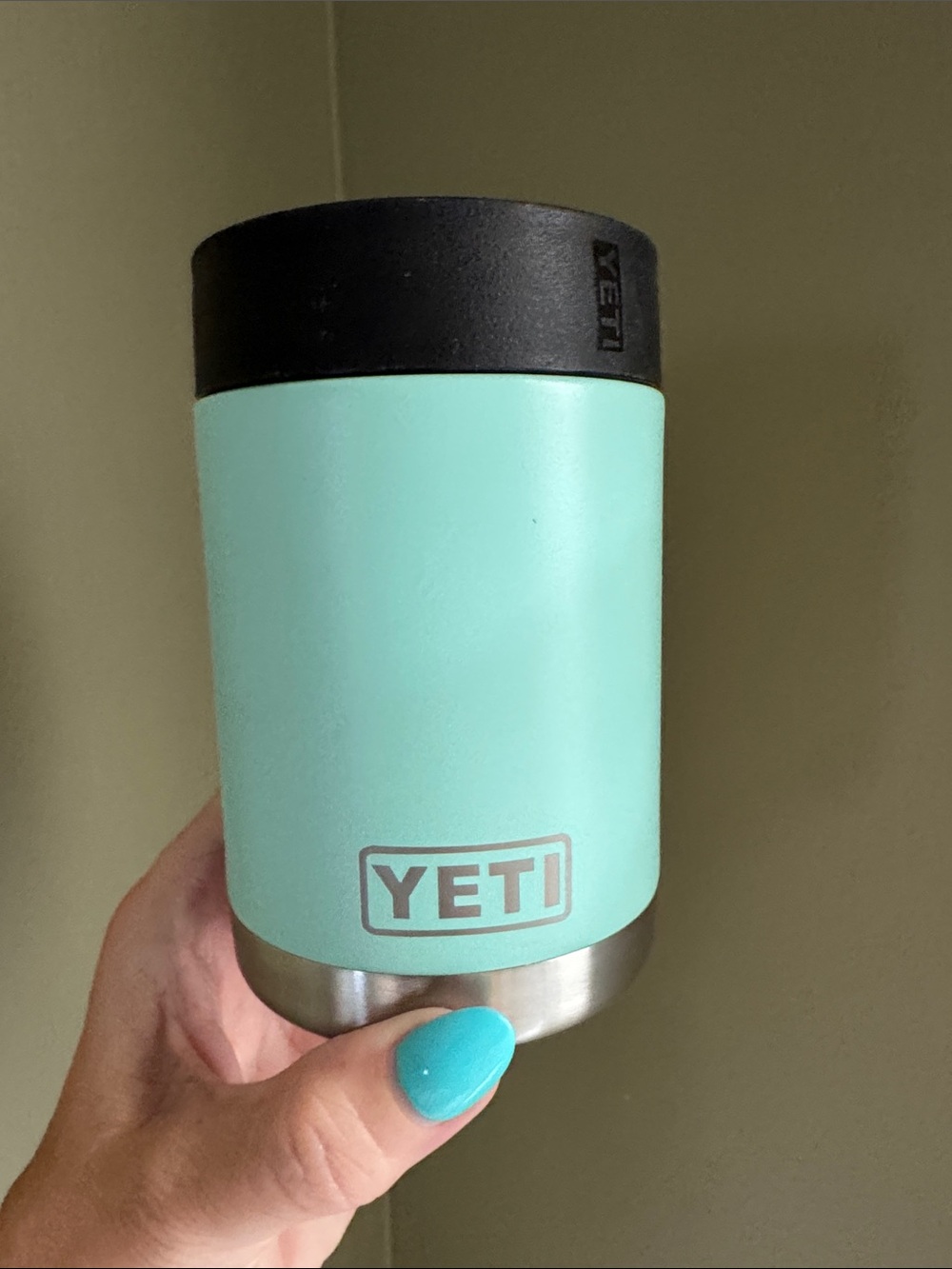 Yeti Mint Green Stainless-Base Can Holder with Black Lid